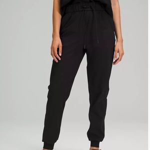 LULULEMON BLACK JOGGERS